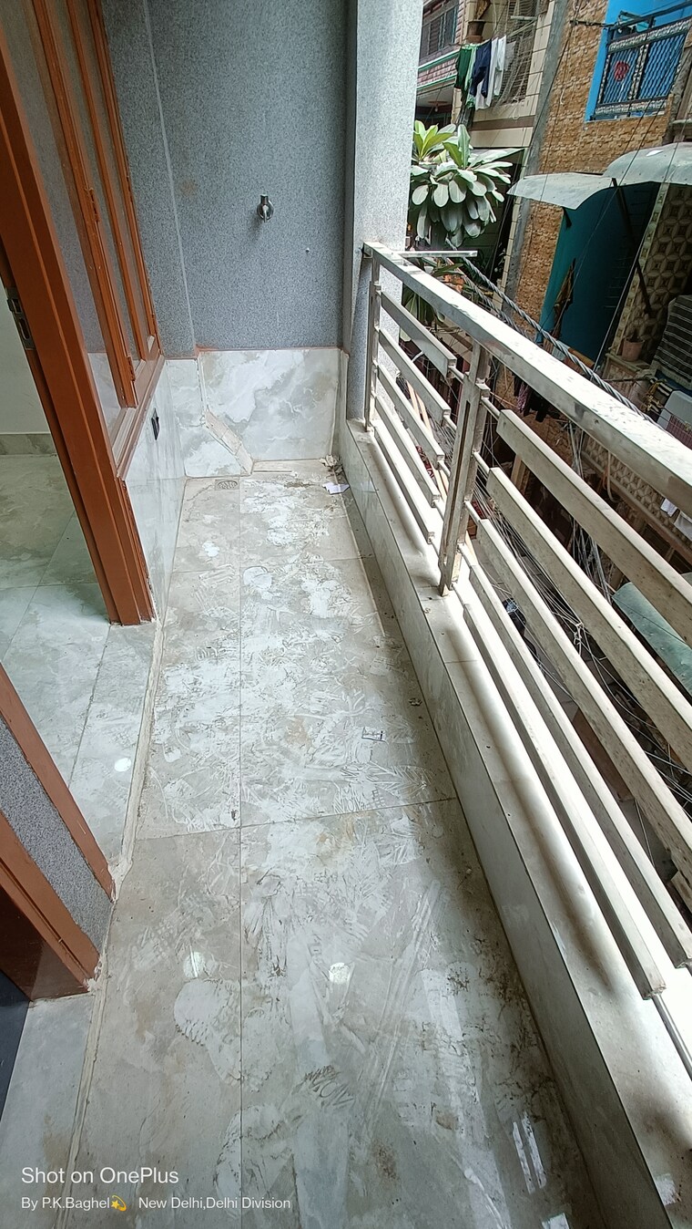 Balcony, govindpuri 3 Bedroom 950 Sq.Ft. Builder Floor In Govindpuri Delhi 9249550