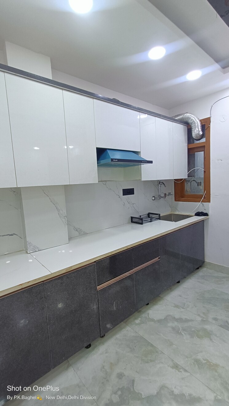 Kitchen, govindpuri 3 Bedroom 950 Sq.Ft. Builder Floor In Govindpuri Delhi 9249550