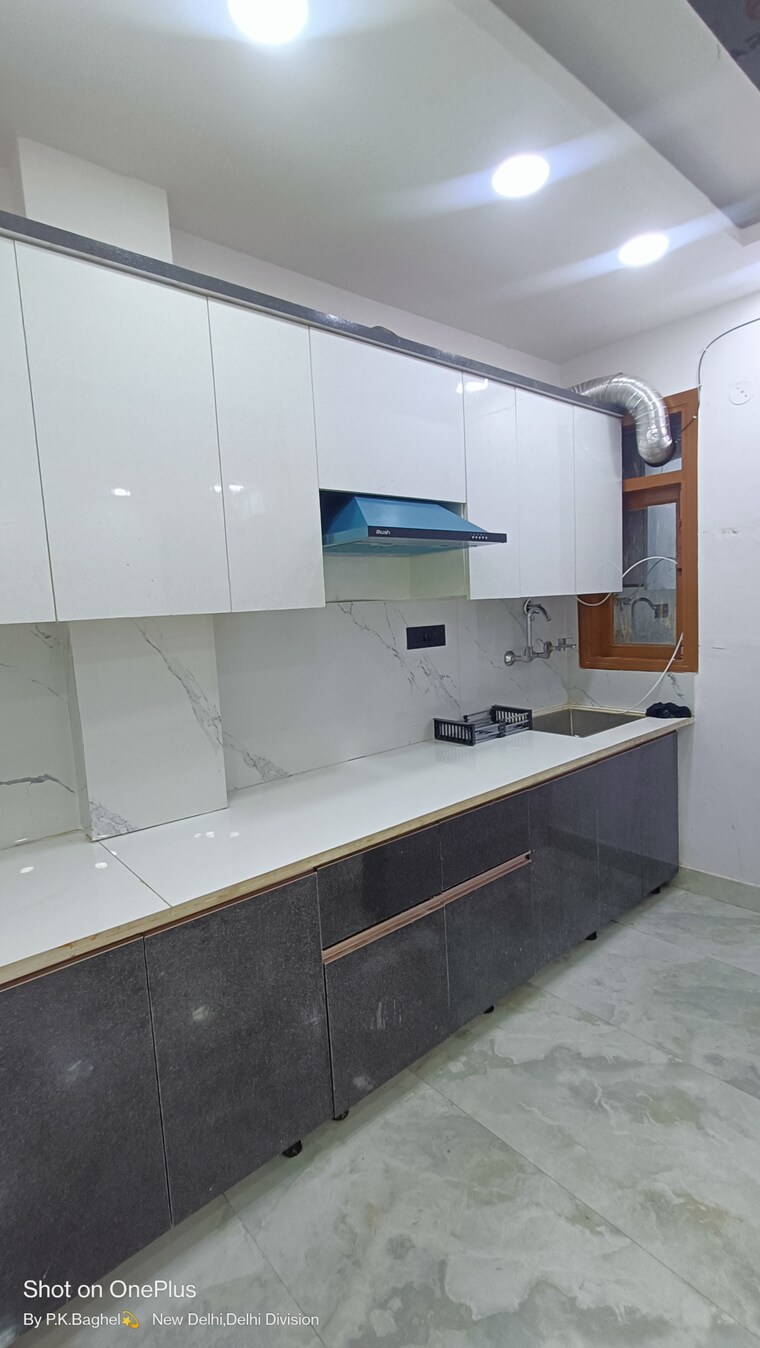 Kitchen, govindpuri 3 Bedroom 950 Sq.Ft. Builder Floor In Govindpuri Delhi 9249550