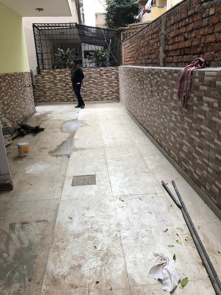 Balcony, uppal-southend 3 Bedroom 3000 Sq.Yd. Builder Floor In Sector 49 Gurgaon 9249542