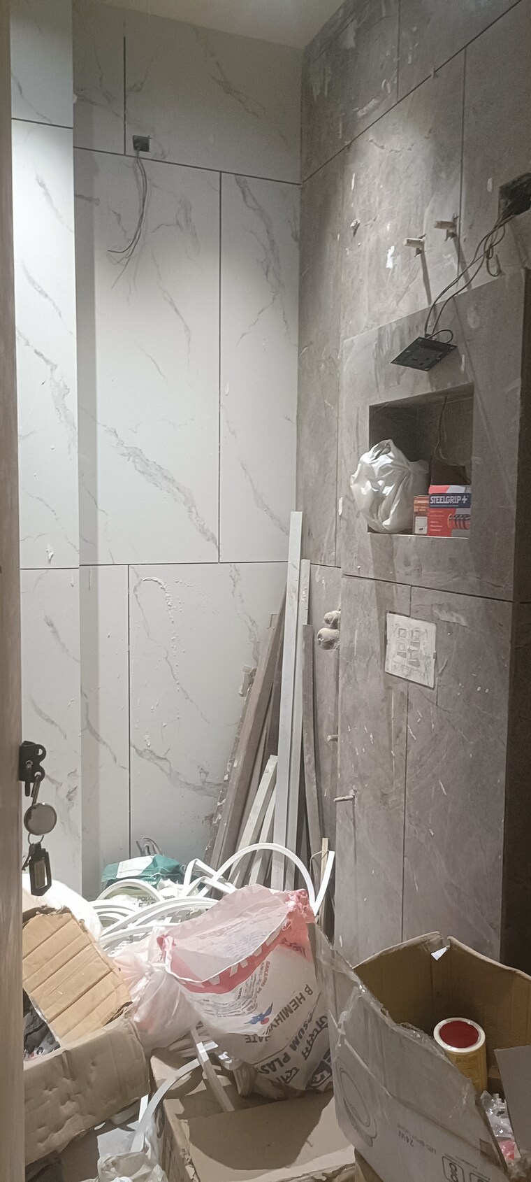 Bathroom, rohini sector 24 3 Bedroom 850 Sq.Ft. Builder Floor In Rohini Sector 24 Delhi 9249611