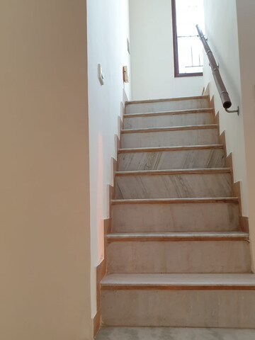 Staircase in 3 BHK Builder Floor at Uppal Southend, Sector 49 – for Rent
