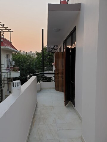 Balcony in 3 BHK Builder Floor at Uppal Southend, Sector 49 – for Rent