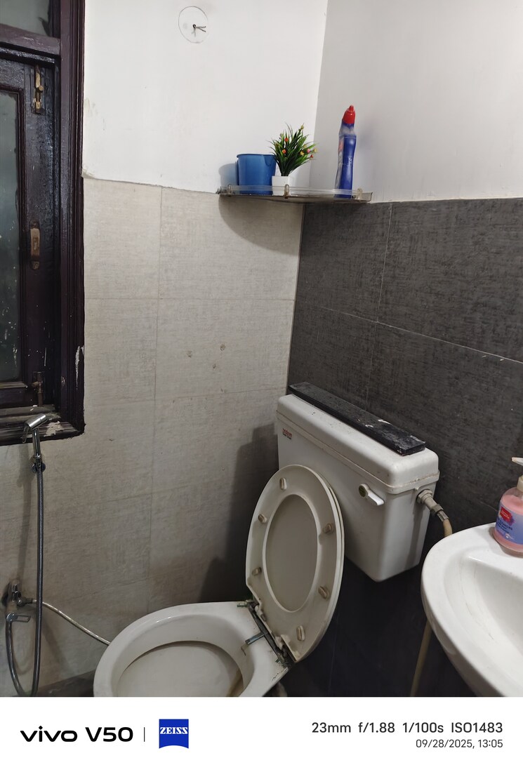 Bathroom, mittal-rajnagar-residency 3.5 Bedroom 1350 Sq.Ft. Apartment In Raj Nagar Extension Ghaziabad 9249668
