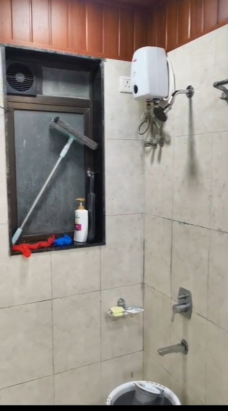 Bathroom, anand-chs-matunga 1 Bedroom 450 Sq.Ft. Apartment In Matunga East Mumbai 9249662