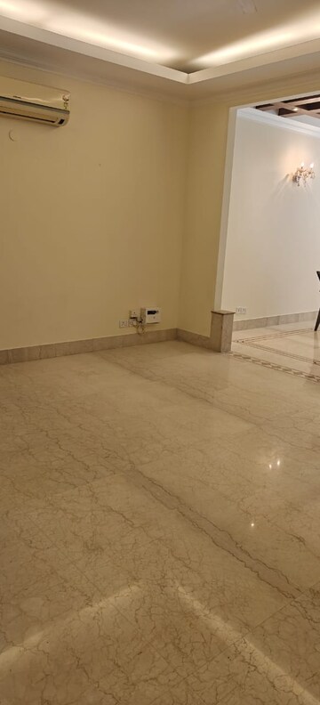 Room in 3 BHK Builder Floor at Anand Niketan – for Rent