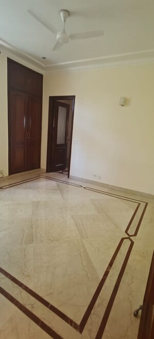 Room in 3 BHK Builder Floor at Anand Niketan – for Rent