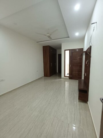 Room in 6+ BHK Independent House at Sector 79 – for Sale