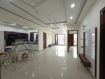 Parking in 6+ BHK Independent House at Sector 79 – for Sale