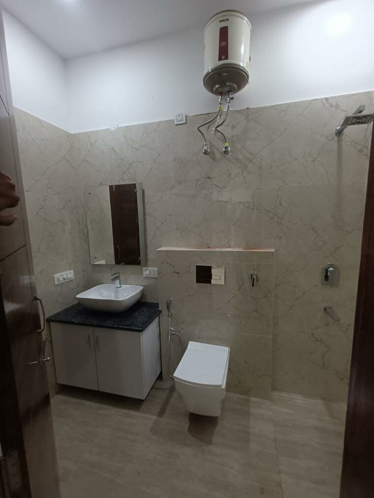 Bathroom, sector 79 6+ Bedroom 250 Sq.Yd. Independent House In Sector 79 Mohali 9249681