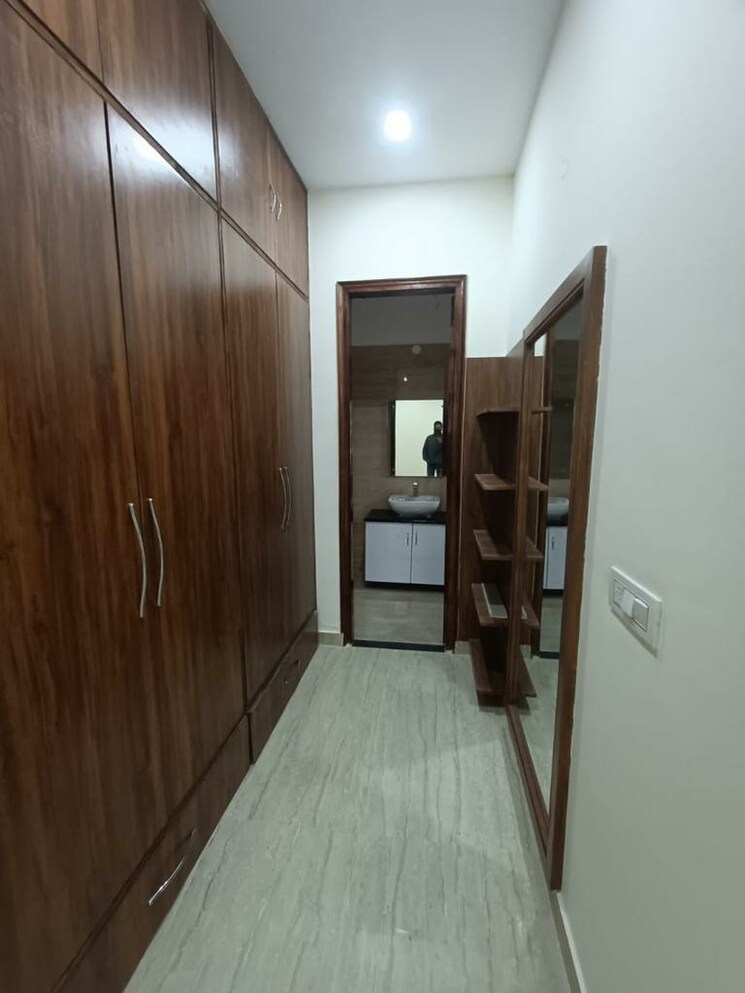 Room, sector 79 6+ Bedroom 250 Sq.Yd. Independent House In Sector 79 Mohali 9249681