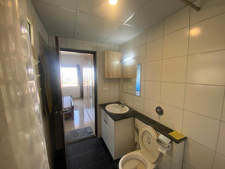 Bathroom, sobha-dream-acres 2 Bedroom 1020 Sq.Ft. Apartment In Panathur Bangalore 9249677