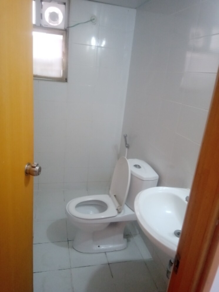 Bathroom, mantri-celestia 3 Bedroom 1198 Sq.Ft. Apartment In Gachibowli Hyderabad 9249689