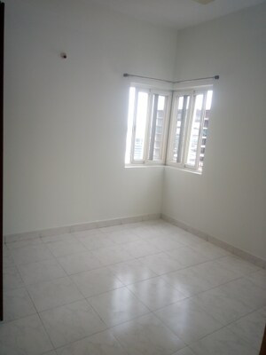 Room in 3 BHK Apartment at Mantri Celestia, Gachibowli – for Rent