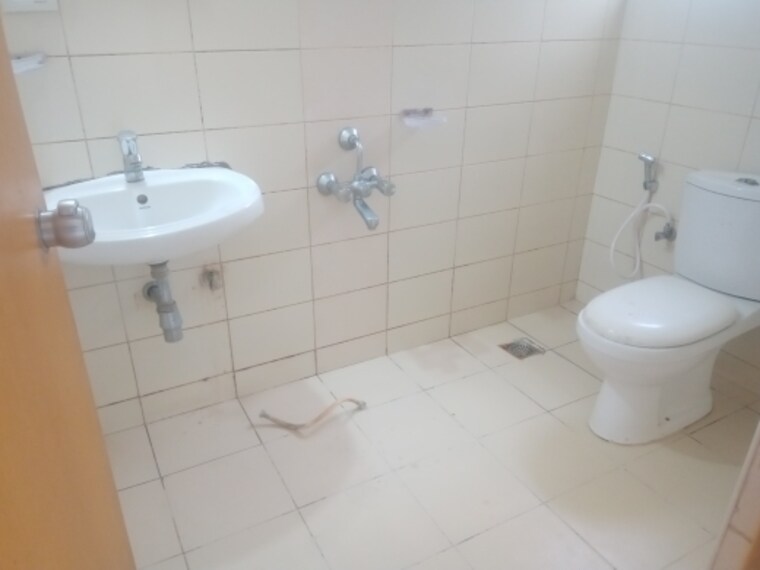 Bathroom, mantri-celestia 3 Bedroom 1198 Sq.Ft. Apartment In Gachibowli Hyderabad 9249689