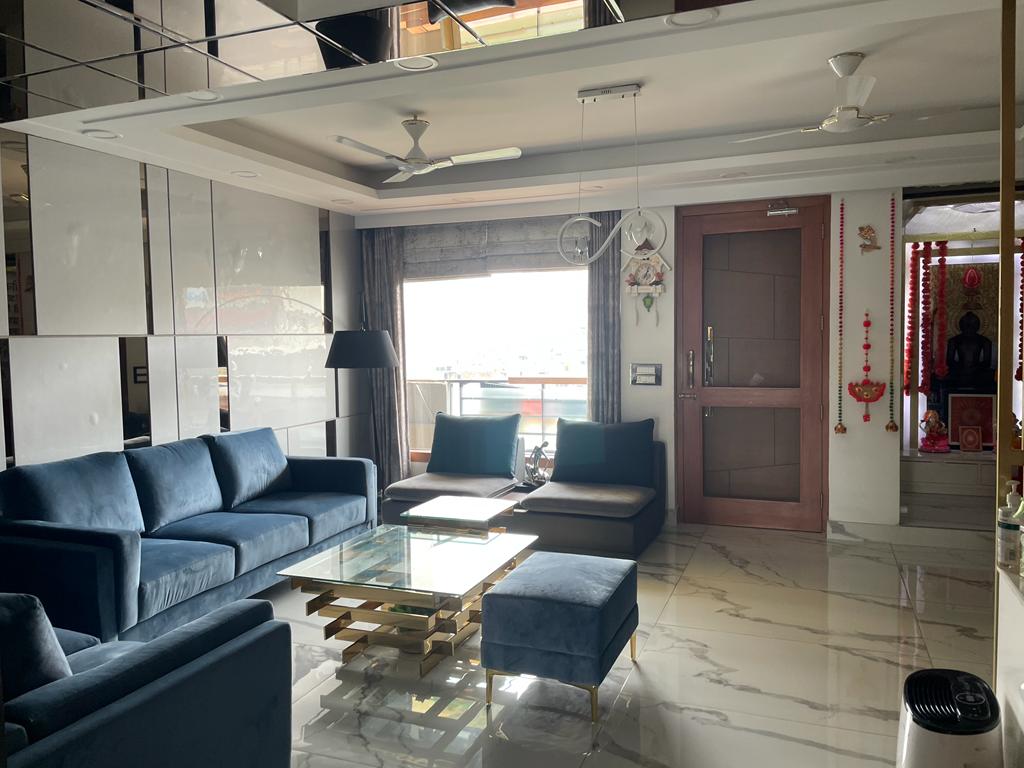 4 BHK + Extra Room Apartment For Sale in Ramprastha Pearl Court