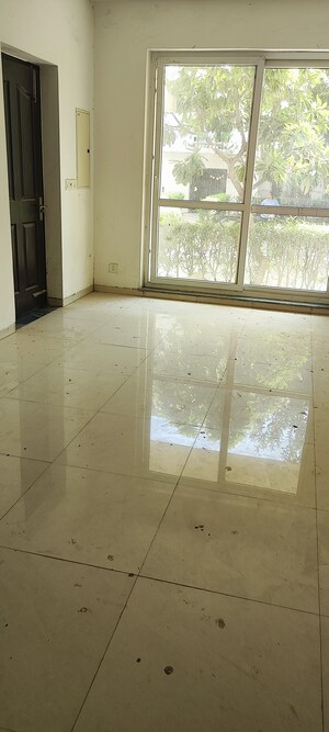 Room in 3 BHK Builder Floor at BPTP Parkland Pride Phase 2, Sector 77 – for Sale