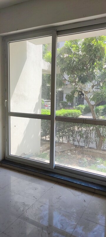 Balcony in 3 BHK Builder Floor at BPTP Parkland Pride Phase 2, Sector 77 – for Sale