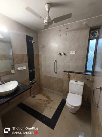 Team Area in 3 BHK Builder Floor at Shivalik Colony – for Rent