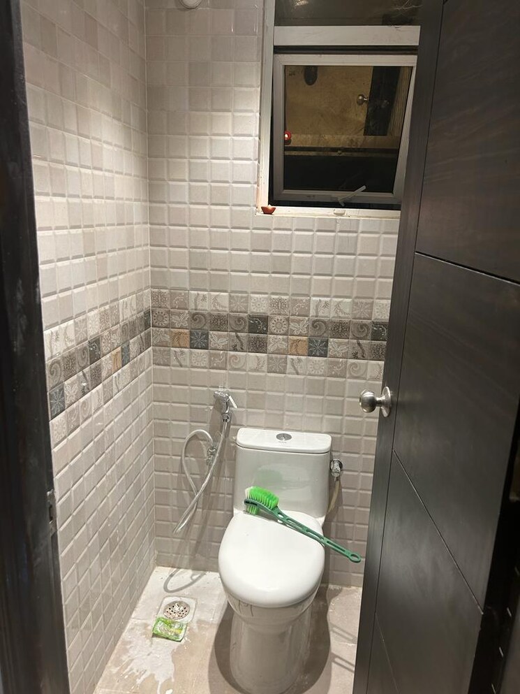 Bathroom, krisumi-waterfall-residences 3 Bedroom 2503 Sq.Ft. Apartment In Sector 36a Gurgaon 9249725