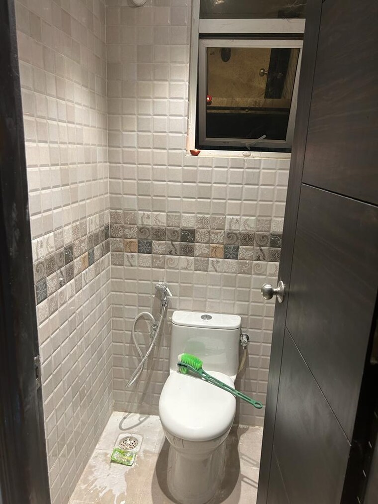 Bathroom, krisumi-waterfall-residences 3 Bedroom 2503 Sq.Ft. Apartment In Sector 36a Gurgaon 9249725