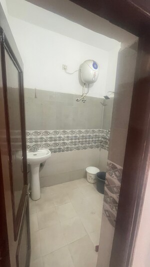 Attached Bathroom in 1 BHK Builder Floor at Pir Machalla – for Rent