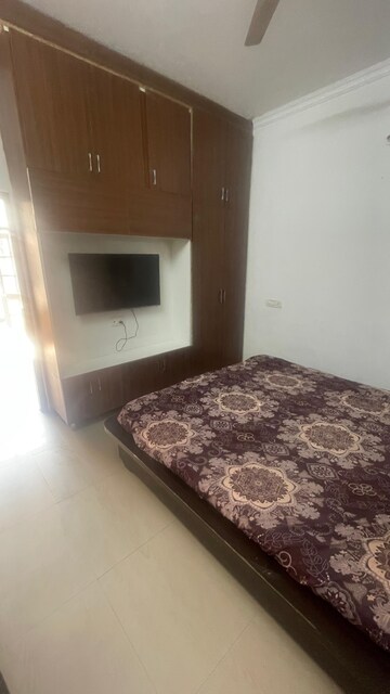 Furnished Amenities in 1 BHK Builder Floor at Pir Machalla – for Rent