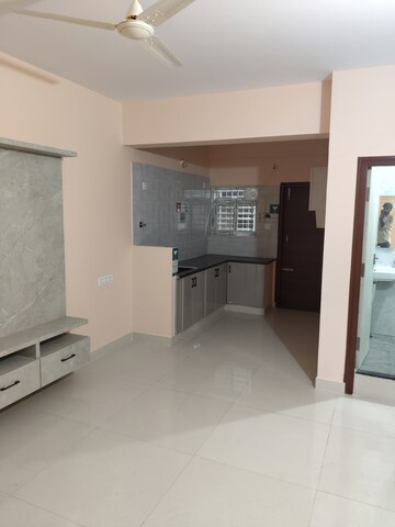 Room in 2 BHK Apartment at Sri Sai Residency Kadubeesanahalli, Kadubeesanahalli – for Rent