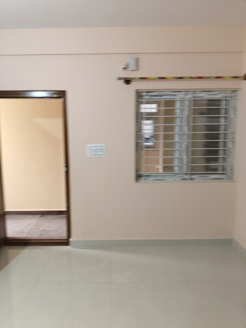 Room in 2 BHK Apartment at Sri Sai Residency Kadubeesanahalli, Kadubeesanahalli – for Rent
