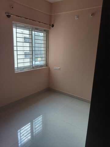 Room in 2 BHK Apartment at Sri Sai Residency Kadubeesanahalli, Kadubeesanahalli – for Rent