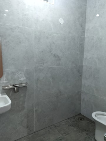 Bathroom in 2 BHK Apartment at Sri Sai Residency Kadubeesanahalli, Kadubeesanahalli – for Rent