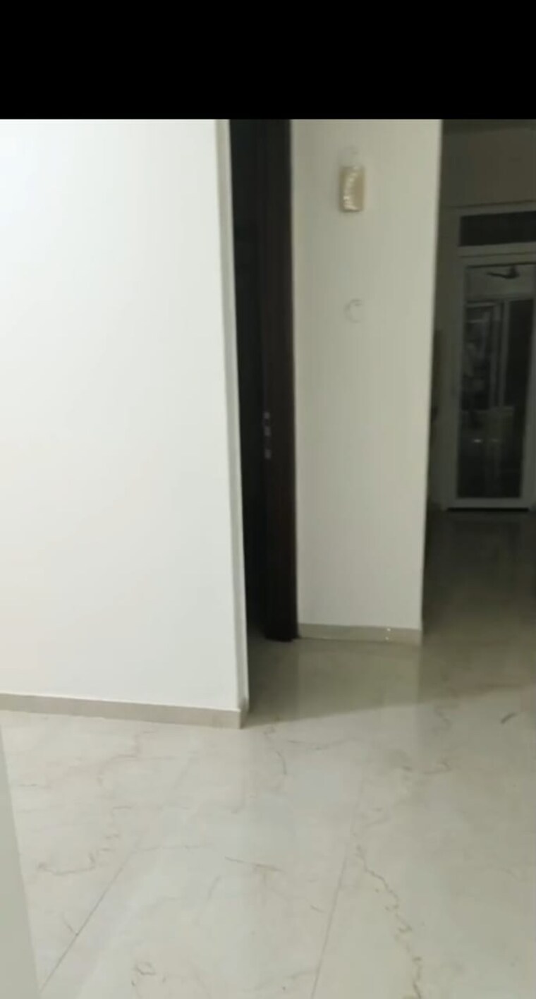 Room, smart-world-gems 2.5 Bedroom 1600 Sq.Ft. Apartment In Sector 89 Gurgaon 9249780