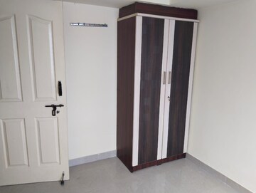 Room in 2 BHK Apartment at Hosa Road – for Rent
