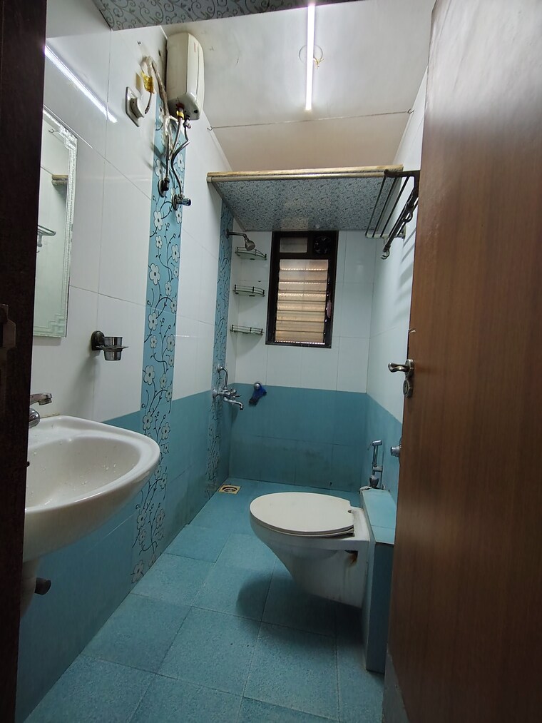 Master Bedroom, bharat-apartment-malad 2 Bedroom 625 Sq.Ft. Apartment In Malad West Mumbai 9249814