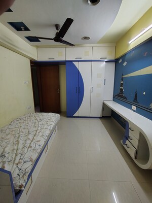 Furnished Amenities in 2 BHK Apartment at Bharat Apartment Malad , Malad West – for Rent