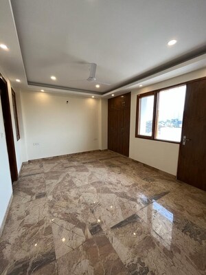 Bedroom in 3 BHK Builder Floor at Sector 21 – for Rent