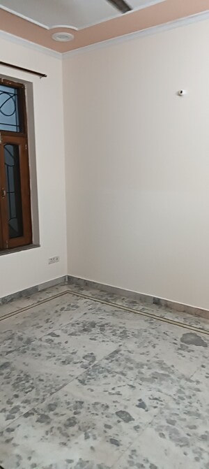 Room in 3 BHK Apartment at Sector 21c – for Rent