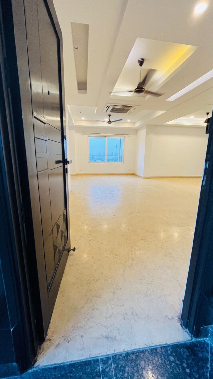 Room, mahagun-maple 5 Bedroom 4700 Sq.Ft. Penthouse In Sector 50 Noida 9249827