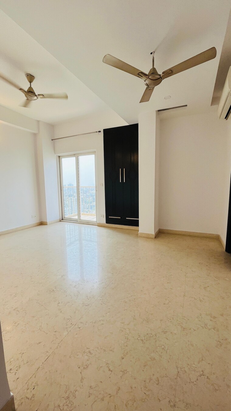 Room, mahagun-maple 5 Bedroom 4700 Sq.Ft. Penthouse In Sector 50 Noida 9249827