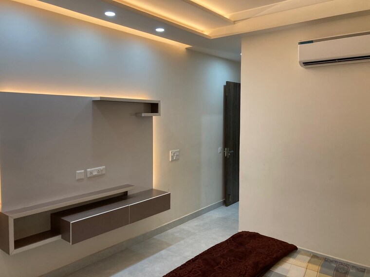 Room, sector 57 3 Bedroom 2100 Sq.Ft. Builder Floor In Sector 57 Gurgaon 9249848