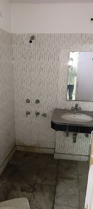 Bathroom in 2 BHK Villa at Sector 21d – for Rent