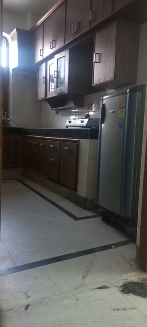 Furnished Amenities in Studio Builder Floor at Sector 23 – for Rent