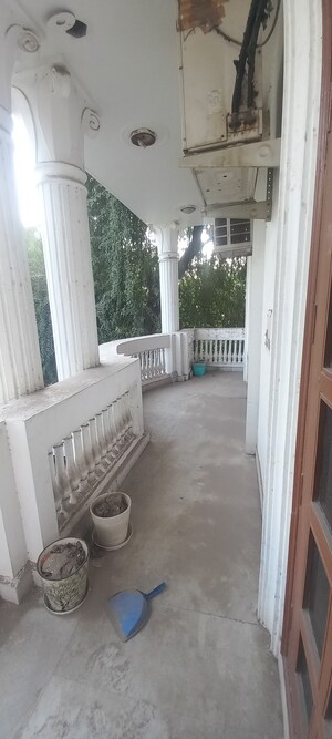 Parking in Studio Builder Floor at Sector 23 – for Rent