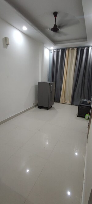 Room in 1.5 BHK Builder Floor at Sector 55 – for Rent