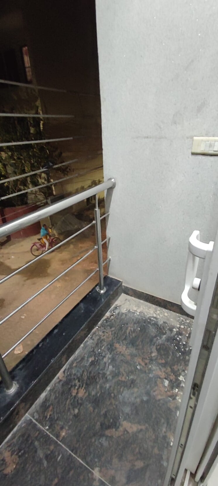 Balcony, sector 55 1.5 Bedroom 500 Sq.Ft. Builder Floor In Sector 55 Gurgaon 9249876