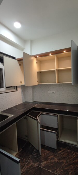 Kitchen in 1.5 BHK Builder Floor at Sector 55 – for Rent