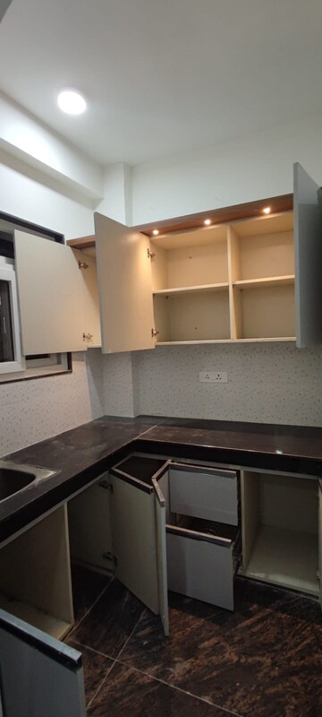 Kitchen in 1.5 BHK Builder Floor at Sector 55 – for Rent