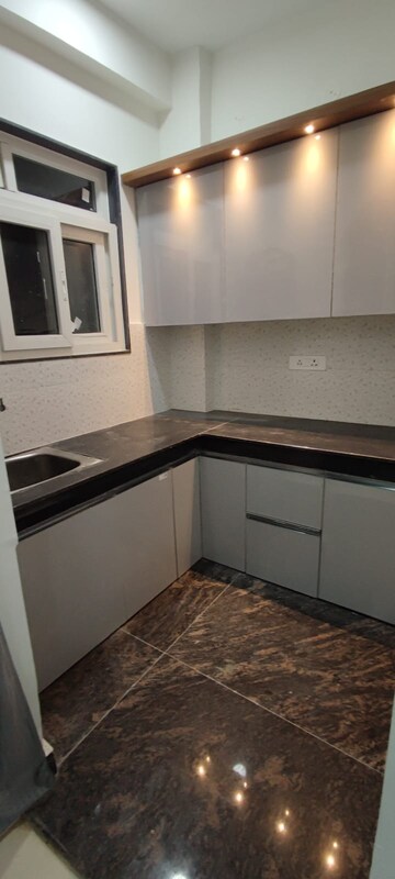 Kitchen in 1.5 BHK Builder Floor at Sector 55 – for Rent