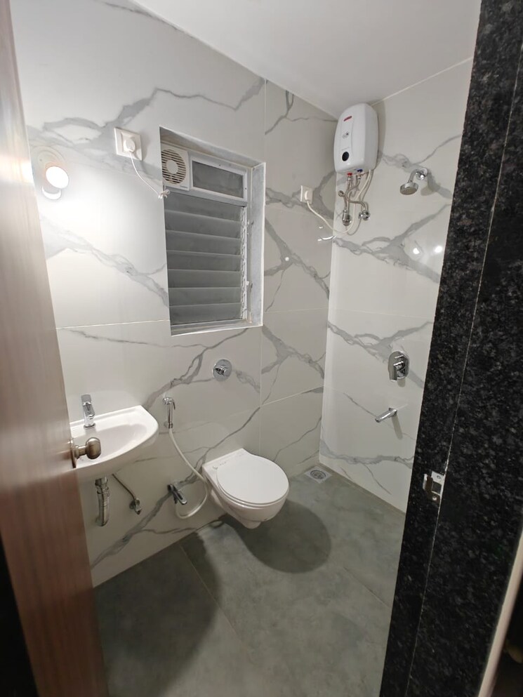 Bathroom, raunak-bliss-b2 1 Bedroom 370 Sq.Ft. Apartment In Ghodbunder Road Thane 9249871