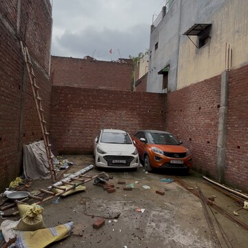  Plot For Sale in Yamuna Vihar